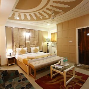 A Family Hotel Oppera Near Igi Airport